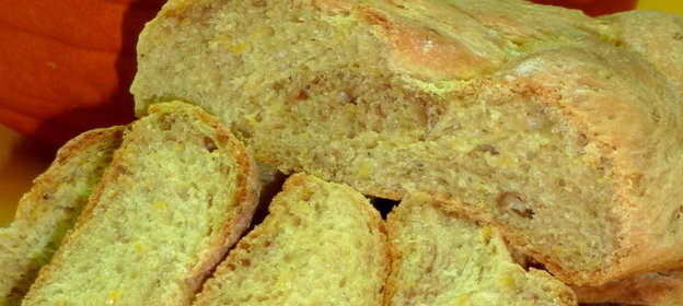 Тыквенный хлеб с грецкими орехами и тыквенным маслом