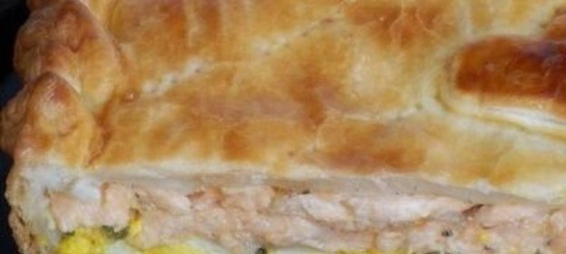 Жареный морской карп с лимоном