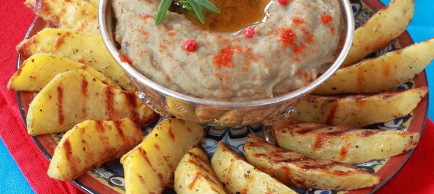 Дип из белой фасоли и запеченных баклажанов