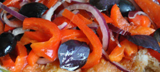 Итальянский салат Панцанелла