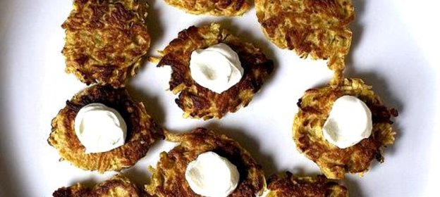 Яблочные оладьи