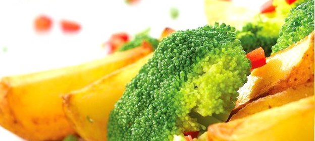 Запеченная брокколи с картофелем