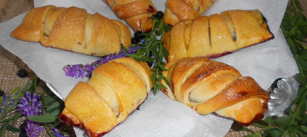 Булочки с черникой