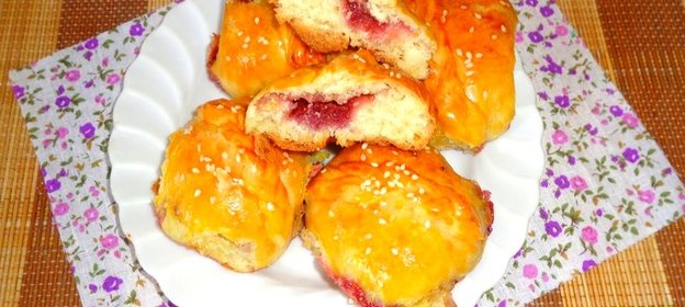 Булочки с земляничным джемом