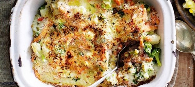 Запеканка с морковью, цветной капустой, брокколи и горчицей