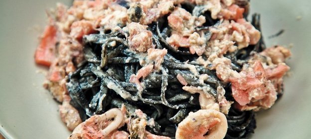 Черная паста с морепродуктами