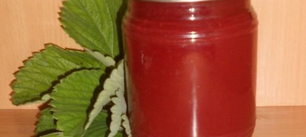 Пицца с колбасой и квашеной капустой