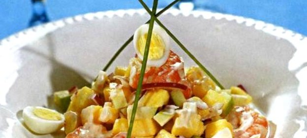 Салат из ананаса с креветками