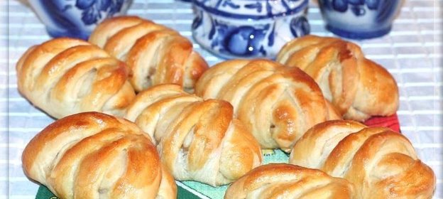 Воздушные булочки с медом