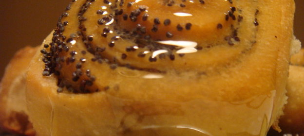 Булочки-розочки (замес для хлебопечки) в двух начинках