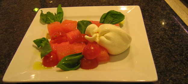 буратта с арбузом