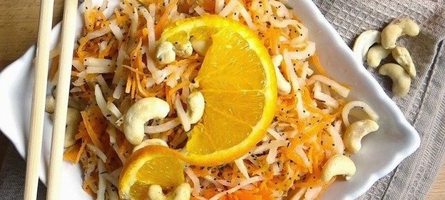 Морковный салат с сельдереем