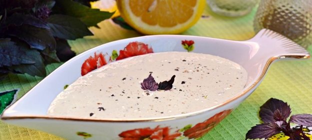 Сметанно-базиликовый соус