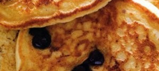 Салат из огурцов и зелени