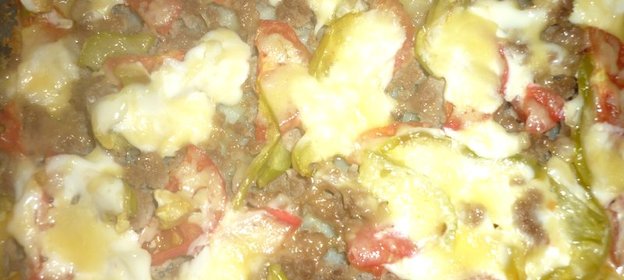 Овощная слоеная запеканка с мясом и сыром