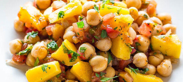 Салат с нутом