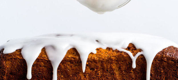 Кекс с грейпфрутом, маком и йогуртовой глазурью