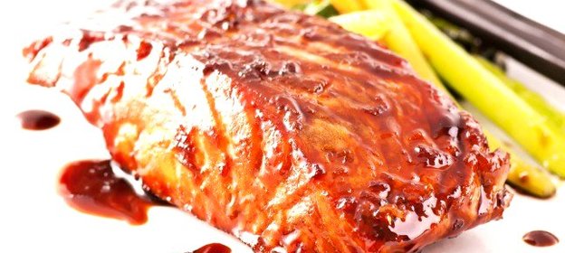 Лососевые стейки с медом и соевым соусом