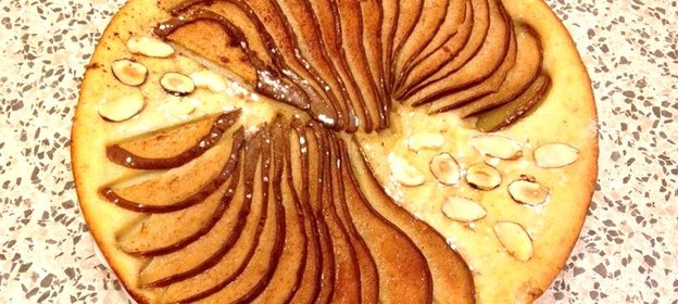 Творожный кекс с грушей