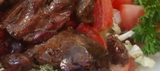 Горячий салат из куриной печени