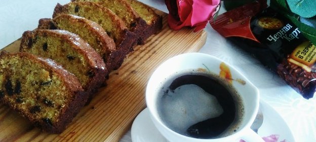 Кекс с черносливом и финиками
