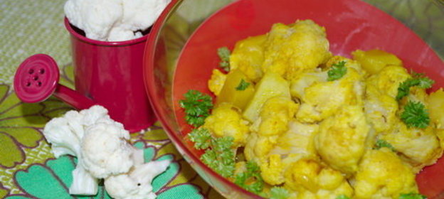 Карри из цветной капусты и картофеля