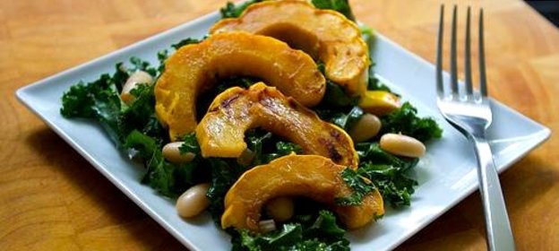 Салат из сквоша, кале и фасоли