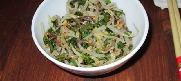 Борщ из морской капусты с крабовым мясом и креветками