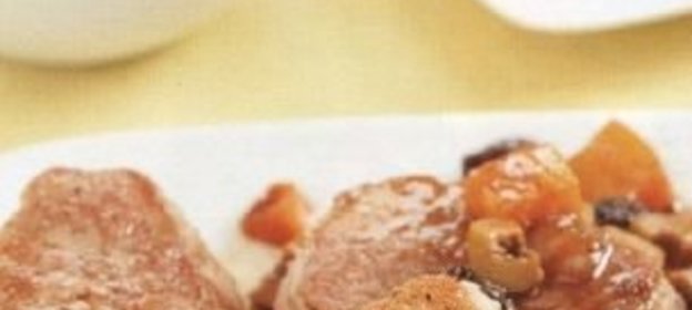 Свиные медальоны со свекольной сальсой