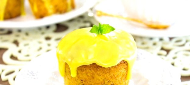 Кексы с курагой и кукурузной мукой