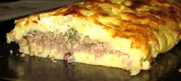 Запеканка с картофелем, фаршем и майонезом