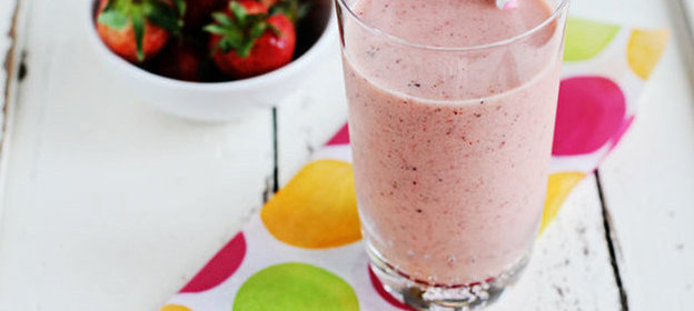 Смузи с клубникой и киви