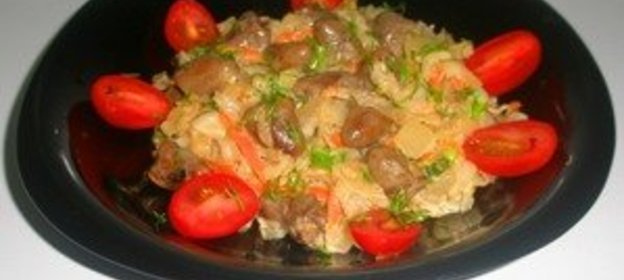 Куриные сердечки с капустой в сливках