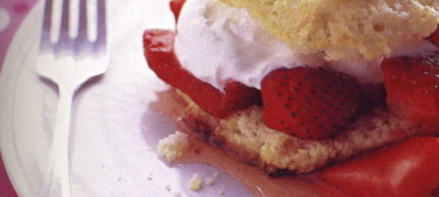 Песочное печенье с клубникой