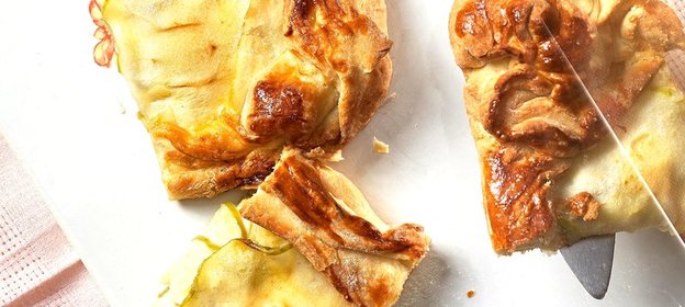 Пирог с творогом и яблоками