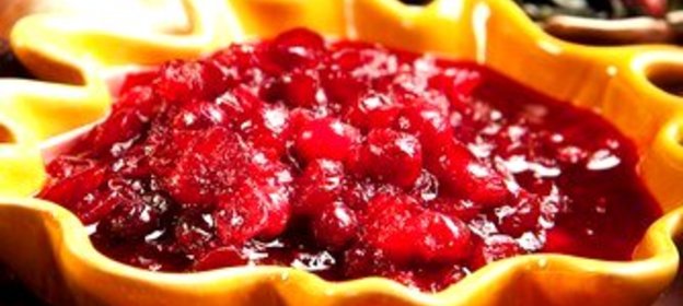 Клюквенно-апельсиновый соус с грецкими орехами