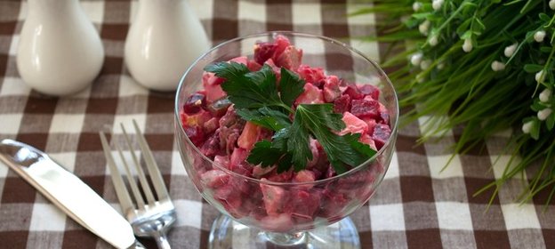 Салат с языком и сыром