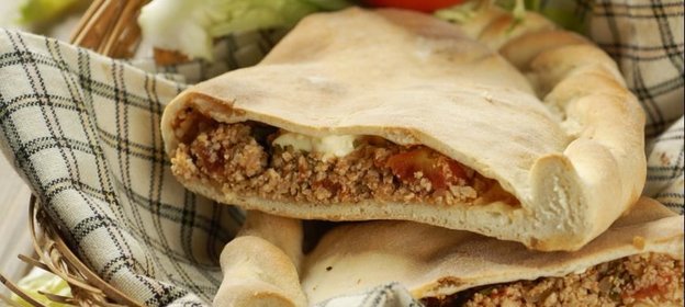 Пицца кальцоне