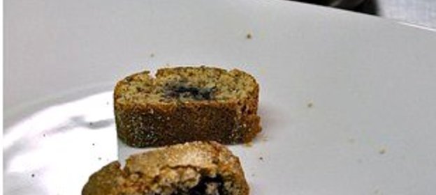 Миндальное печенье со сладкими оливками