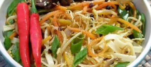 Китайская лапша нуделс с телятиной и овощами