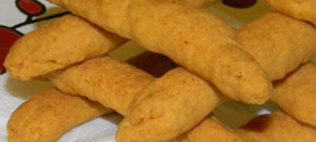 Острые песочные палочки с сыром