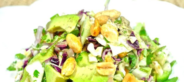 Салат с арахисом