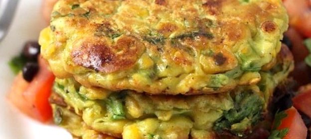 Оладьи из кукурузы и авокадо