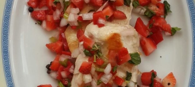 Острая клубничная сальса