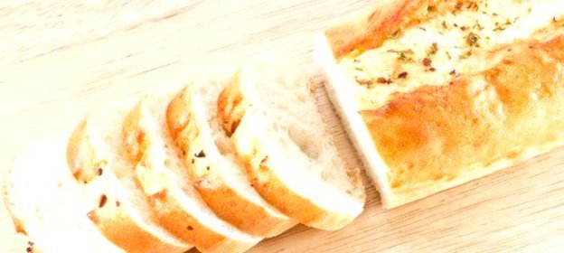 Постный хлеб из спельтовой муки с розмарином и зеленым перцем