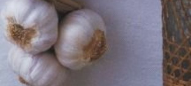 Салат из моркови с кочанным салатом и помидорами