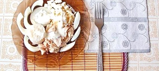 Белый салат с куриной грудкой