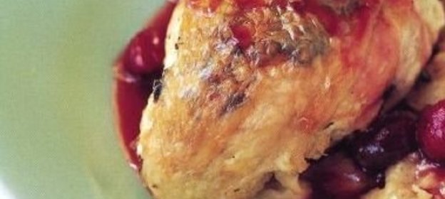 Курица под клюквенным соусом