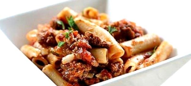 Макароны с тушенкой по‑деревенски