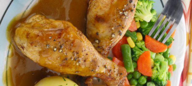 Куриные ножки с ароматным чесночком и томатными спагетти